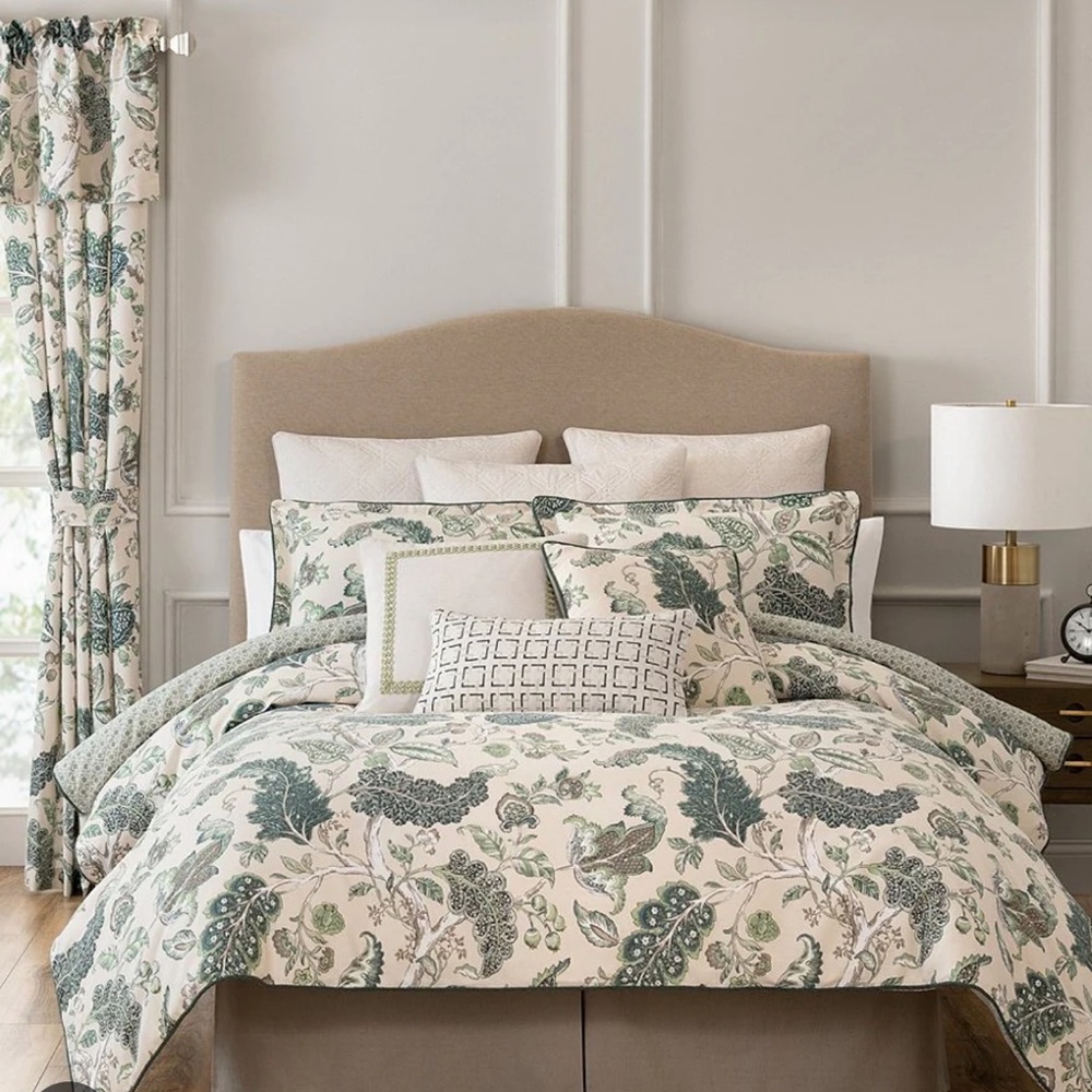 Bundle Of Rose Tree Camila Euro Shams.